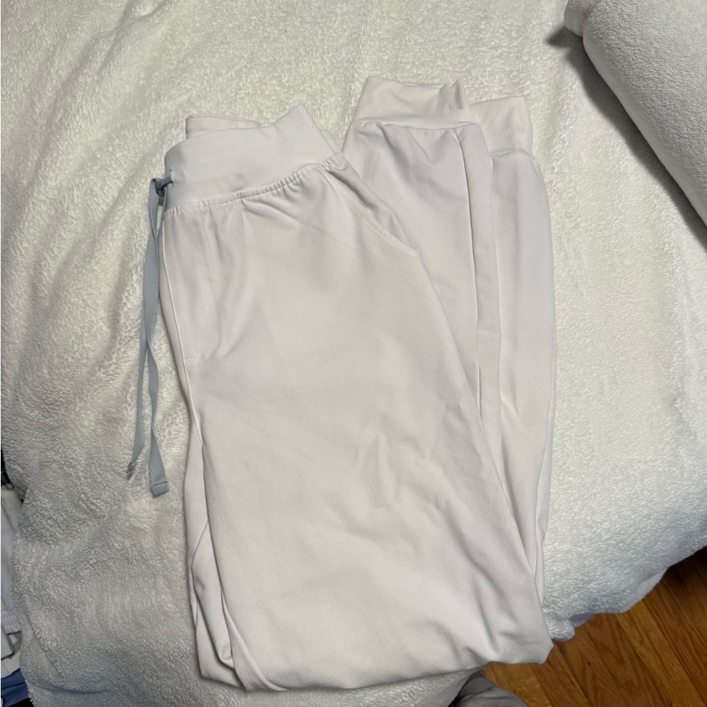 Figs optic white scrub pants Size Medium Tall